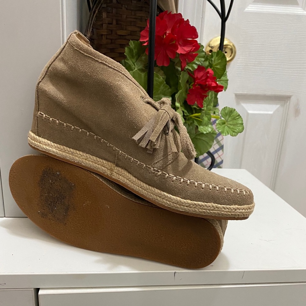 Boot tan color suede 7 size